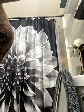 British_EmJess – webcam model profile photo Image 9