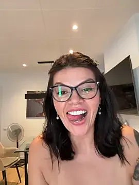 kissmabont – webcam model profile photo Image 9