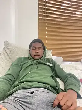 British_EmJess – webcam model profile photo Image 9