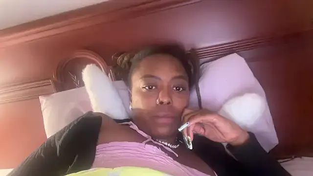 Korol-Eva – webcam model profile photo Image 19