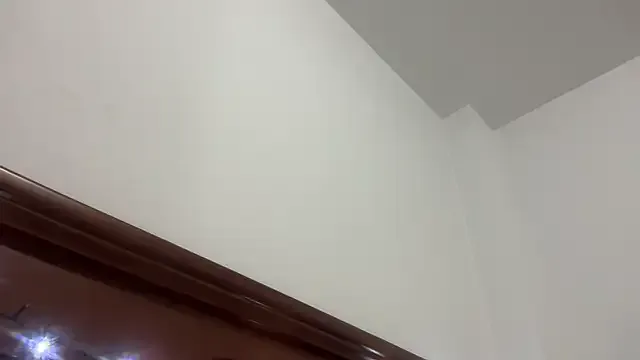 Korol-Eva – webcam model profile photo Image 6