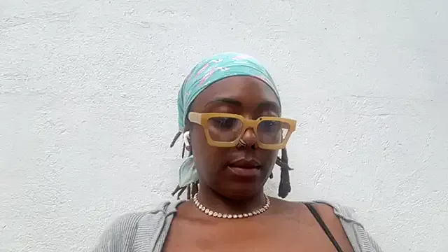 Korol-Eva – webcam model profile photo Image 8