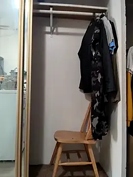 max04 – webcam model profile photo Image 2