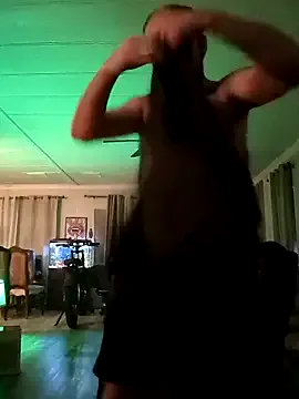 max04 – webcam model profile photo Image 4