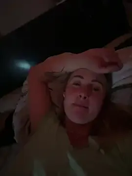 British_EmJess – webcam model profile photo Image 2