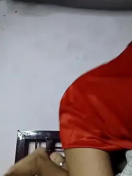 WildLoversOne – webcam model profile photo Image 2