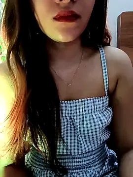 British_EmJess – webcam model profile photo Image 15