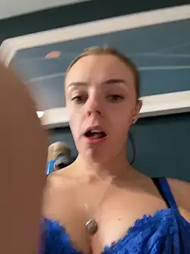 KateDivineUK – webcam model profile photo Image 4