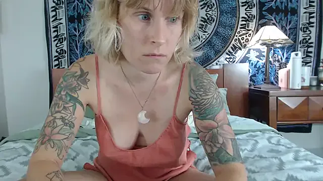 MissScarlett_xx – webcam model profile photo Image 12