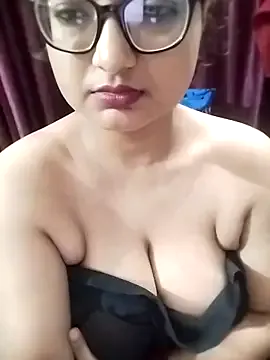 SashaVaughn – webcam model profile photo Image 15