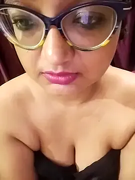 SashaVaughn – webcam model profile photo Image 3