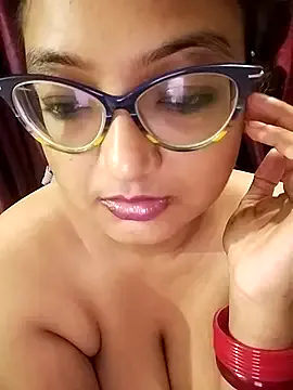 SashaVaughn – webcam model profile photo Image 4