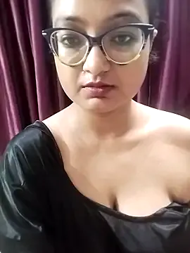 SashaVaughn – webcam model profile photo Image 9