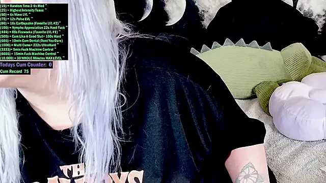 TenderLora – webcam model profile photo Image 8