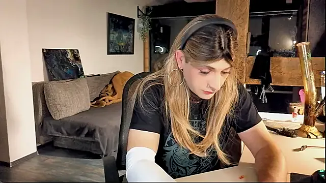 alana15 – webcam model profile photo Image 12