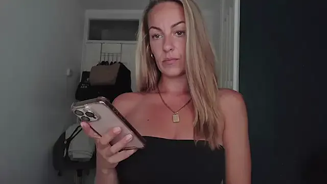 Jenifersplaypen – webcam model profile photo Image 5