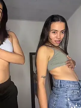 zui_lu – webcam model profile photo Image 13