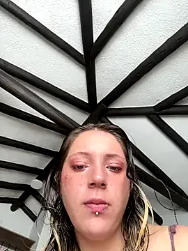 KrissyQueen – webcam model profile photo Image 17