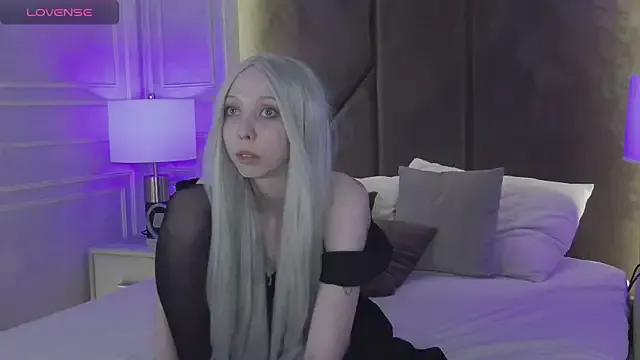 AmelieandRoss – webcam model profile photo Image 7