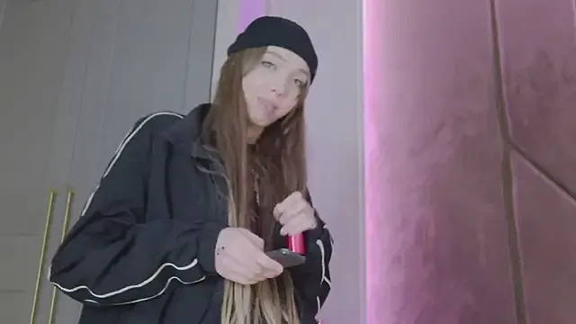 AmelieandRoss – webcam model profile photo Image 8