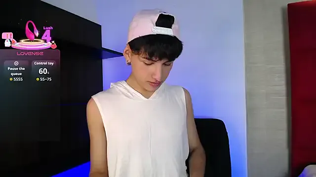 blondeangel_4u2 – webcam model profile photo Image 13