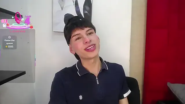 blondeangel_4u2 – webcam model profile photo Image 2