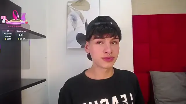 blondeangel_4u2 – webcam model profile photo Image 3