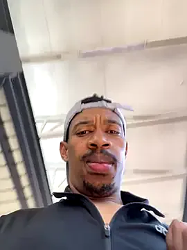 British_EmJess – webcam model profile photo Image 5