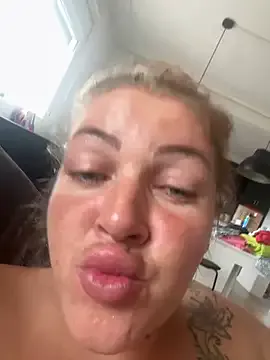 MarilynRainbow – webcam model profile photo Image 11