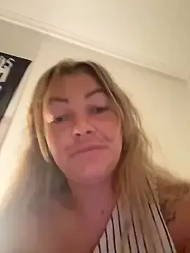 MarilynRainbow – webcam model profile photo Image 8