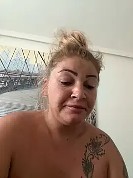 MarilynRainbow – webcam model profile photo Image 9