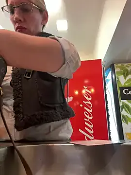 British_EmJess – webcam model profile photo Image 13