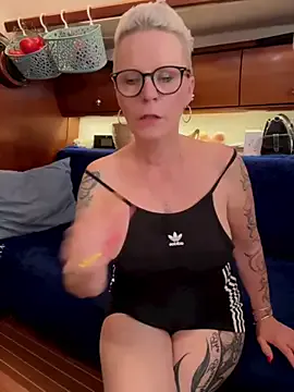 German_Milf Image 16