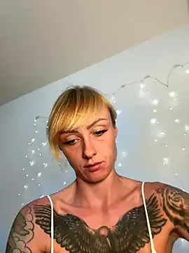 blondeambitionnn – webcam model profile photo Image 19
