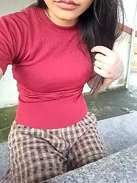 KateDivineUK – webcam model profile photo Image 10