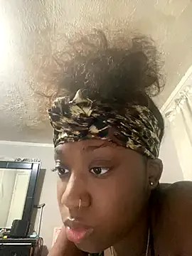 blondeangel_4u2 – webcam model profile photo Image 6