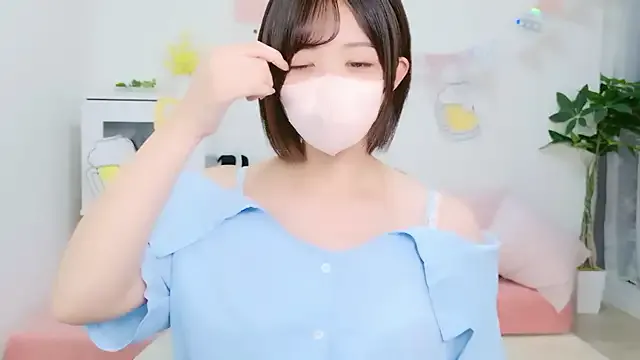 British_EmJess – webcam model profile photo Image 10