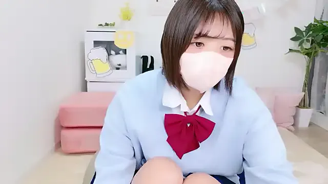 British_EmJess – webcam model profile photo Image 9