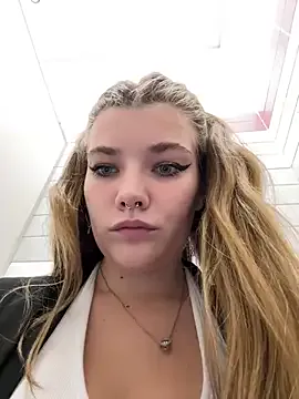 Strongqueen – webcam model profile photo Image 10