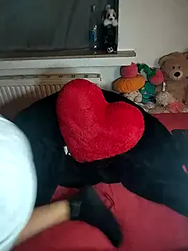 SashaVaughn – webcam model profile photo Image 4