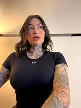 SilviaPastori – webcam model profile photo Image 14