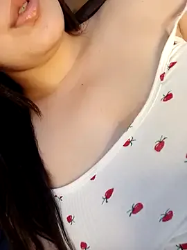 Yamajca – webcam model profile photo Image 4