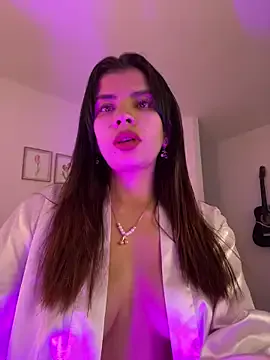 KrissyQueen – webcam model profile photo Image 4