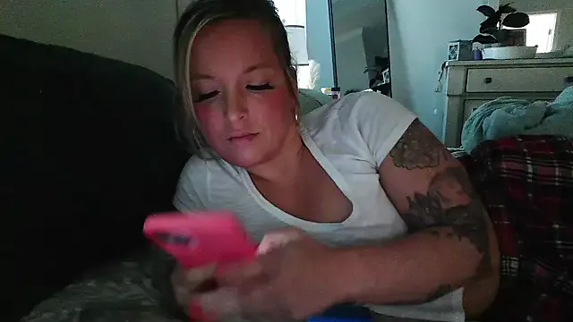 GlamGran – webcam model profile photo Image 16