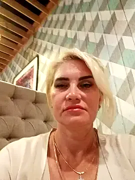 miaXmoon – webcam model profile photo Image 19