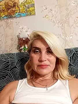 miaXmoon – webcam model profile photo Image 7