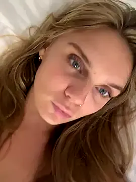 Meri1994 – webcam model profile photo Image 16