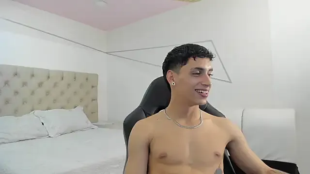 trainwithme – webcam model profile photo Image 2