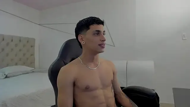 trainwithme – webcam model profile photo Image 5