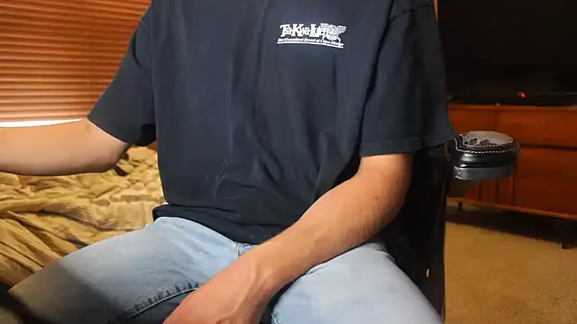 Libely – webcam model profile photo Image 4